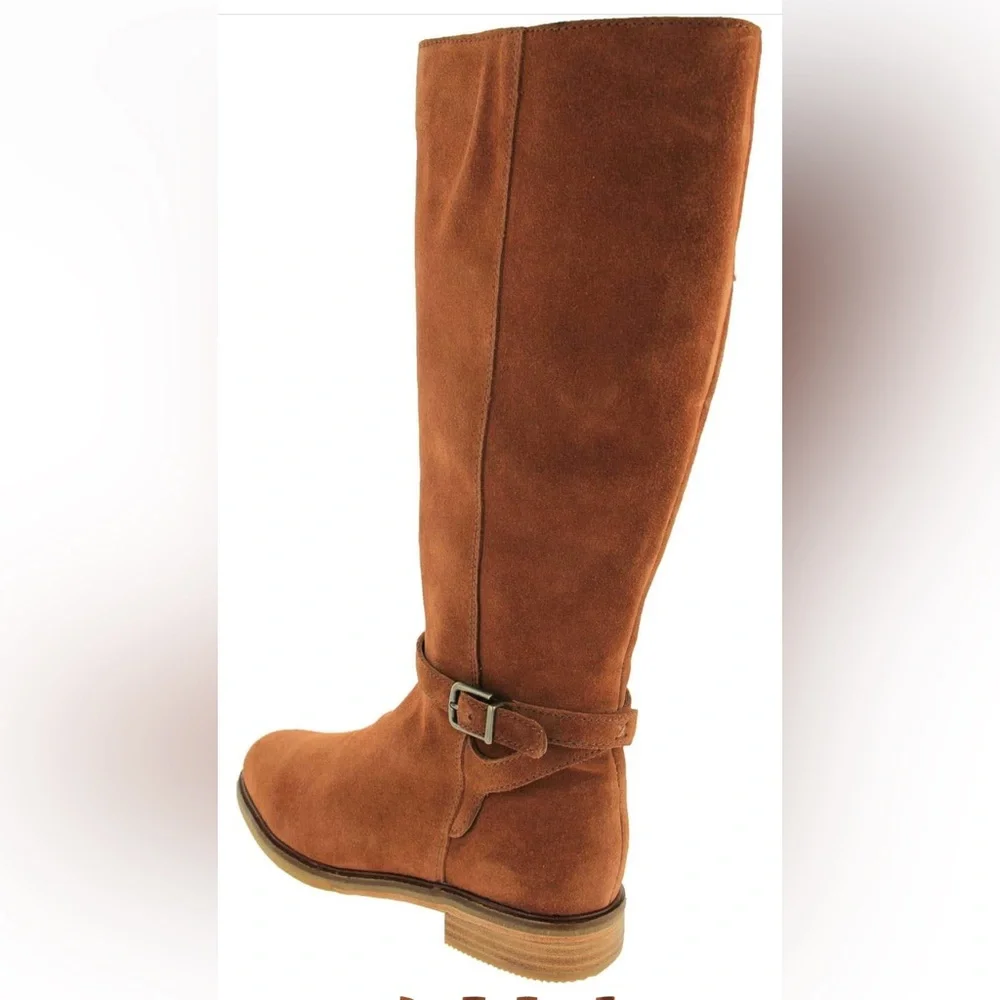 New in box Clarks Clarkdale CLAD Dark Tan‎ Suede